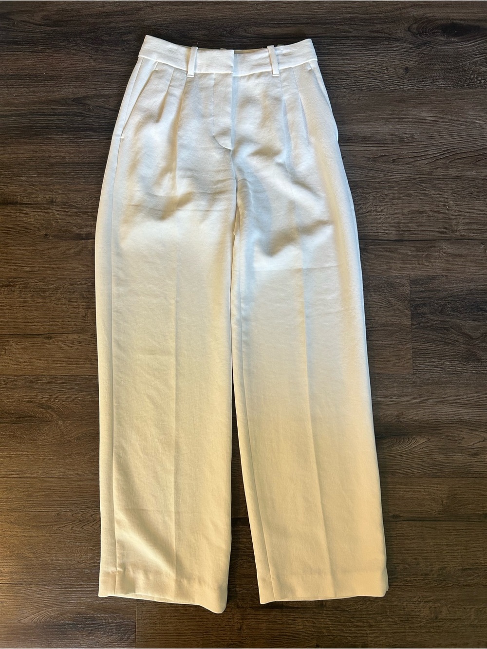 Aritzia Effortless Pant